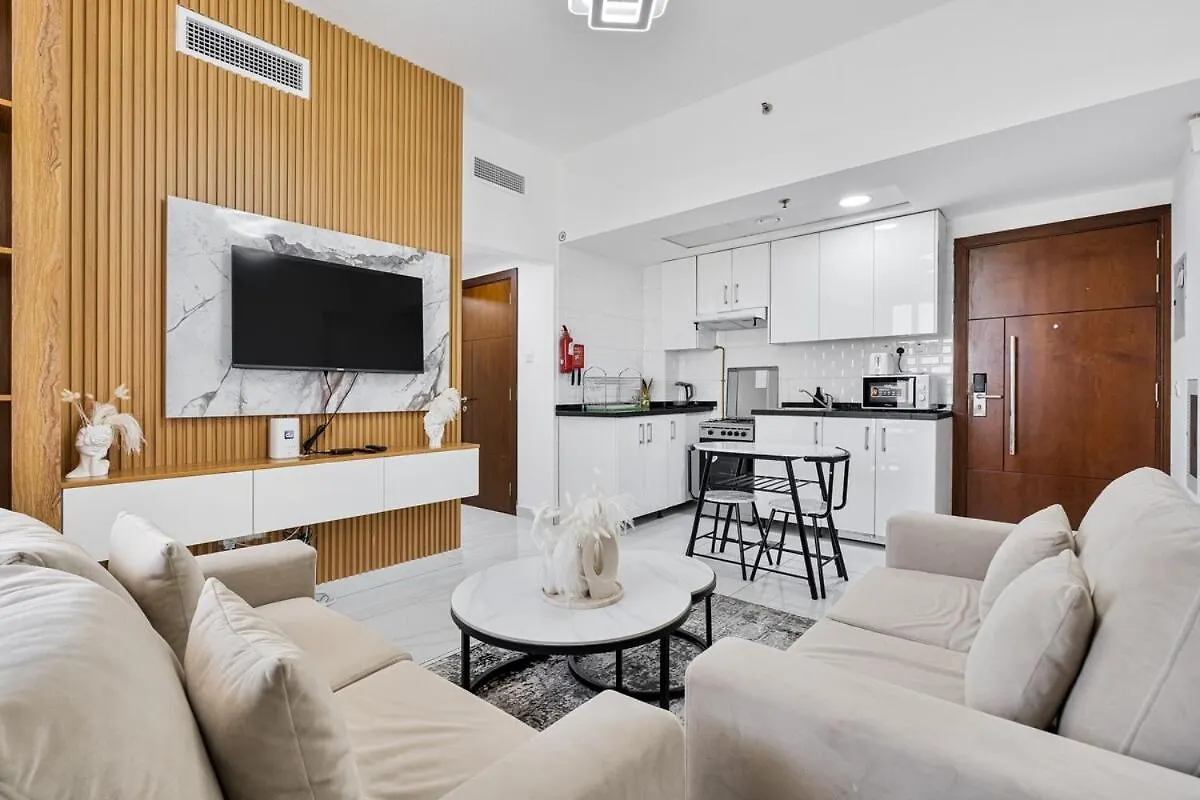 Chic & Cozy 1Br Apt With Pool And Gym Access Dubai